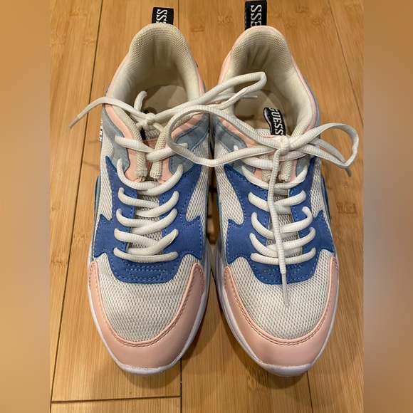 Guess Factory Nadean Dad Sneaker/Tennis Shoe Light Pink and Blue Suede Size 6 - Picture 8 of 9